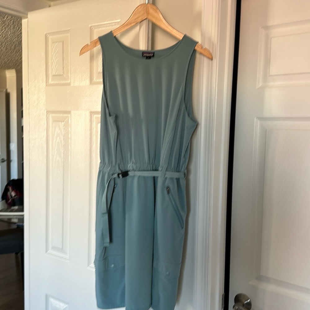 Beautiful Patagonia dress, great for travel, hiking, site seeing. Ladies Large